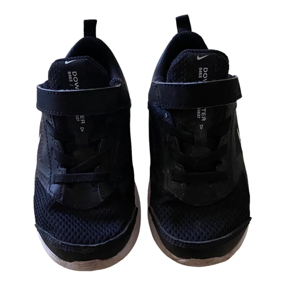 NIKE-UNISEX KIDS BLACK DOWNSHIFTER SHOES-SIZE 9C